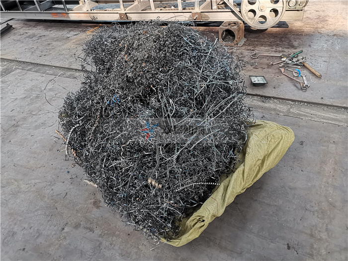 鐵屑粉碎機(jī)粉碎鐵屑、鐵銷效果展示