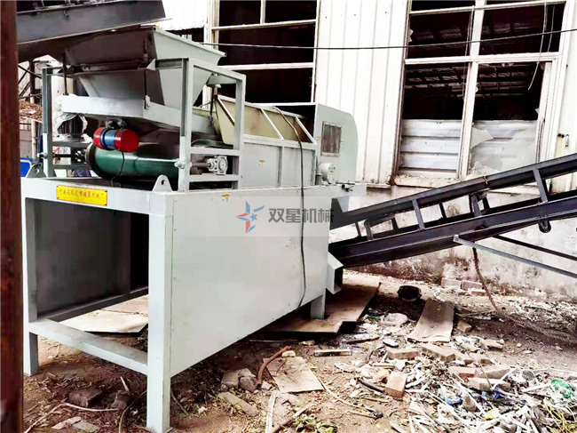 廢鋁破碎機(jī)針對易拉罐、廢鋁、斷橋鋁等材料破碎分選效果非常好