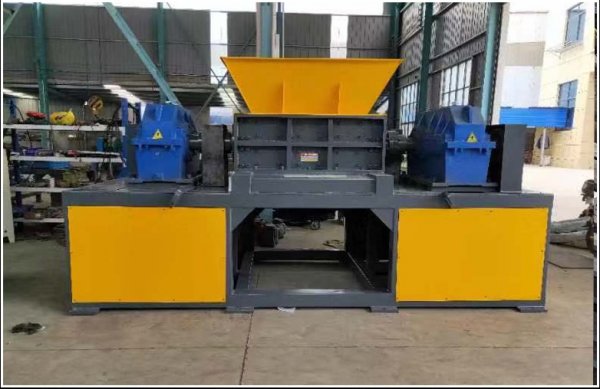 購買一套時(shí)產(chǎn)10噸的金屬撕碎機(jī)要多少錢？