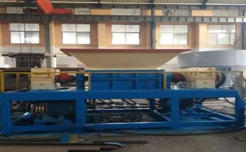 打開(kāi)大型<a href='http://snowstop.com.cn/ssxl/10.html' target='_blank'><span>金屬撕碎機(jī)</span></a>時(shí)應(yīng)注意些什么